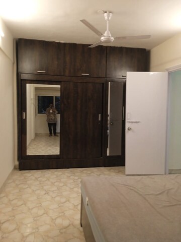 Room in 1 BHK Apartment at Sinchan CHS, Andheri West – for Rent