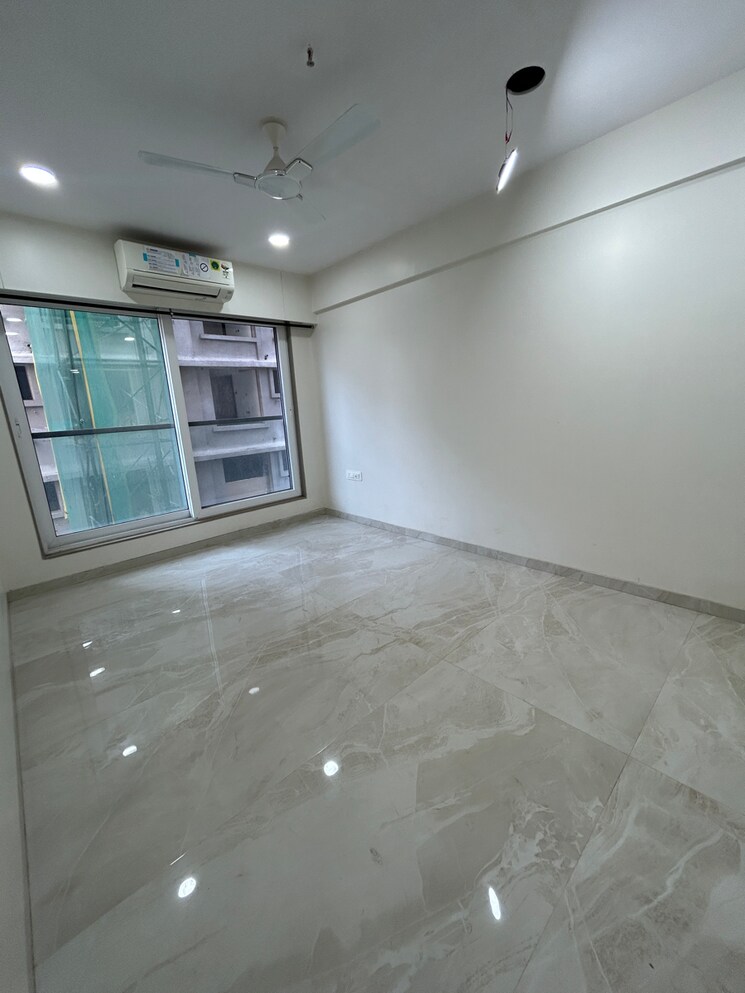 Room, gurukrupa-ghanshyam 2 Bedroom 650 Sq.Ft. Apartment In Naidu Colony Mumbai 8349356