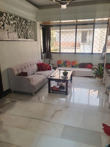 2 BHK Apartment For Rent in Bandra West