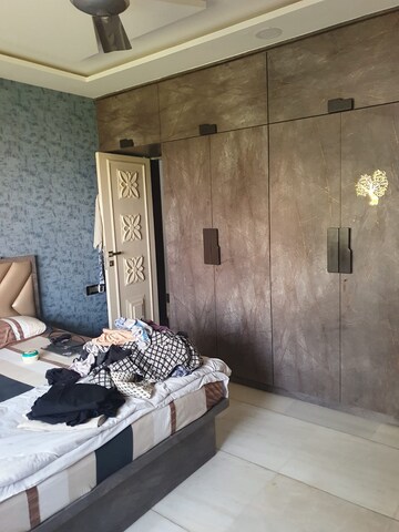 Bedroom in 2 BHK Apartment at Bandra West – for Rent