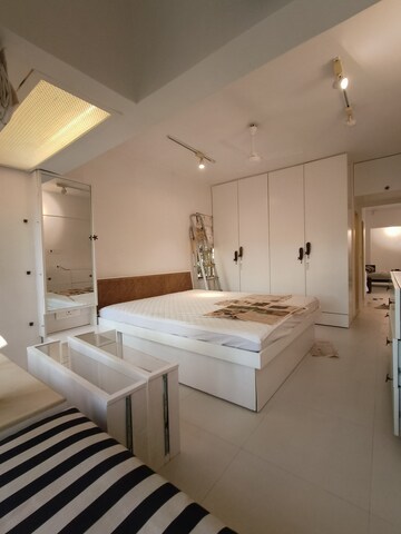 Bedroom in 2 BHK Apartment at Bandra West – for Rent