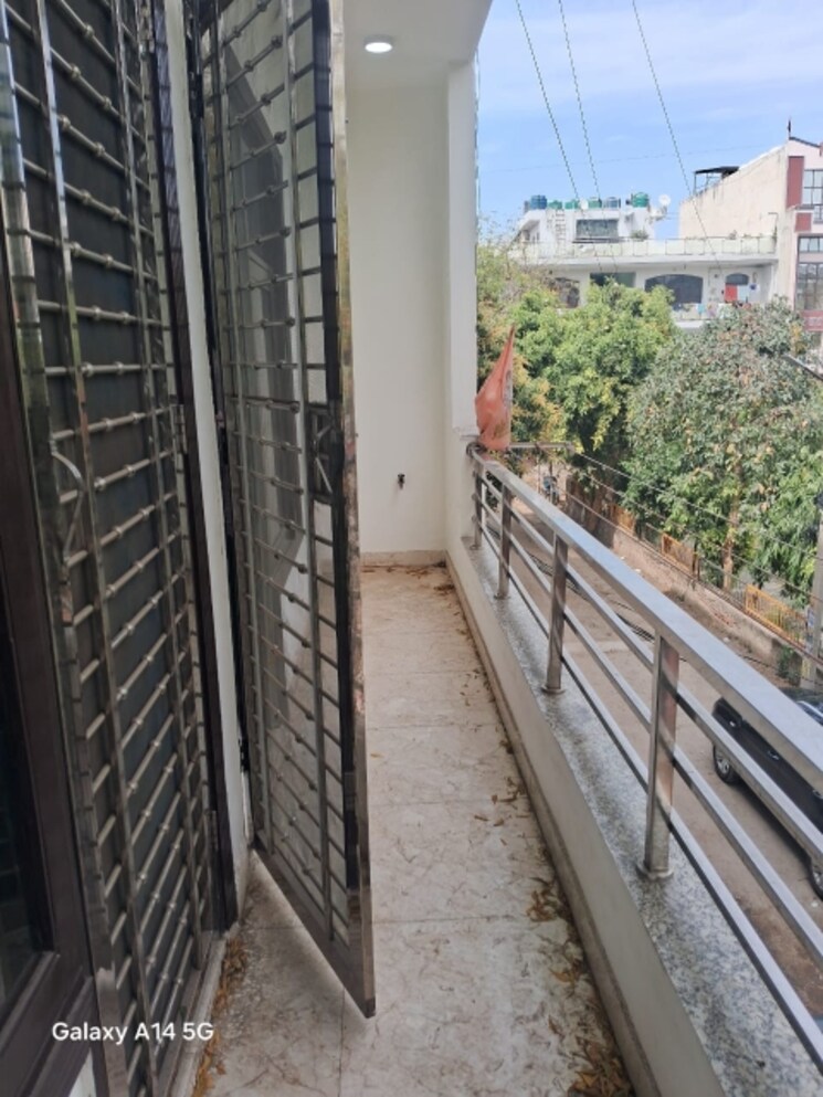 Balcony, vasundhara sector 5 3 Bedroom 1200 Sq.Ft. Builder Floor In Vasundhara Sector 5 Ghaziabad 8349432