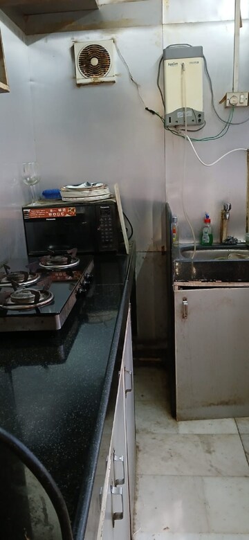 Furnished Amenities in 1 BHK Apartment at Khar West – for Rent