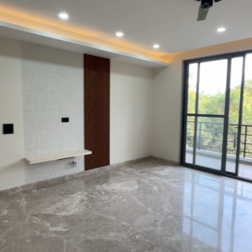Room in 5 BHK Builder Floor at Sector 4 – for Sale