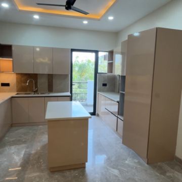 Kitchen in 5 BHK Builder Floor at Sector 4 – for Sale