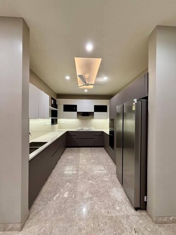 Building Lobby in 3 BHK Builder Floor at Sector 21 – for Rent