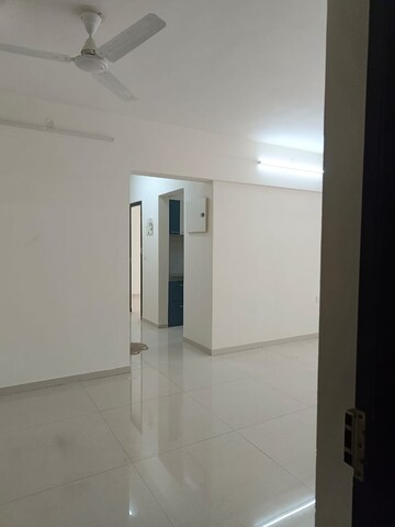 Room in 2 BHK Apartment at Godrej Central, Chembur – for Rent