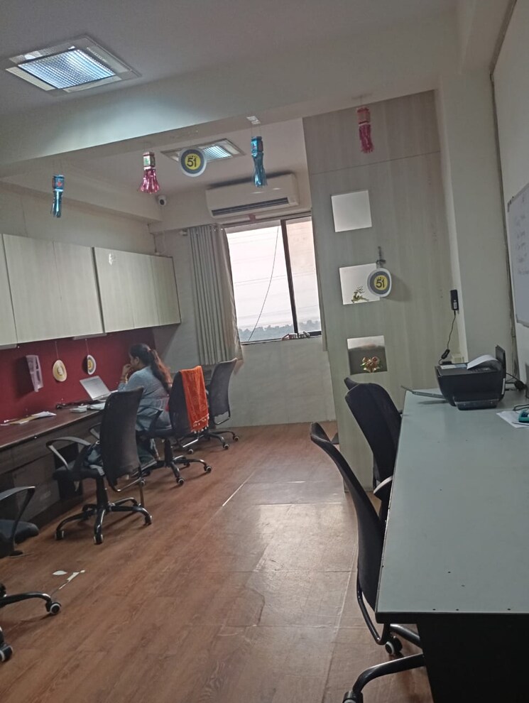Team Area, haware-infotech-park Commercial Office Space 600 Sq.Ft. In Vashi Sector 30 Navi Mumbai 8349538