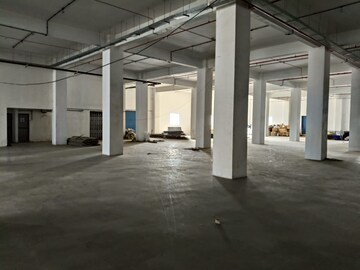 Parking in  Warehouse at Naigaon – for Rent