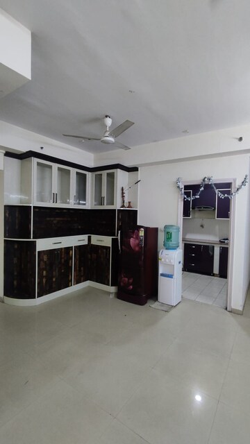 Living Room in 3 BHK Apartment at Moti Nagar – for Rent