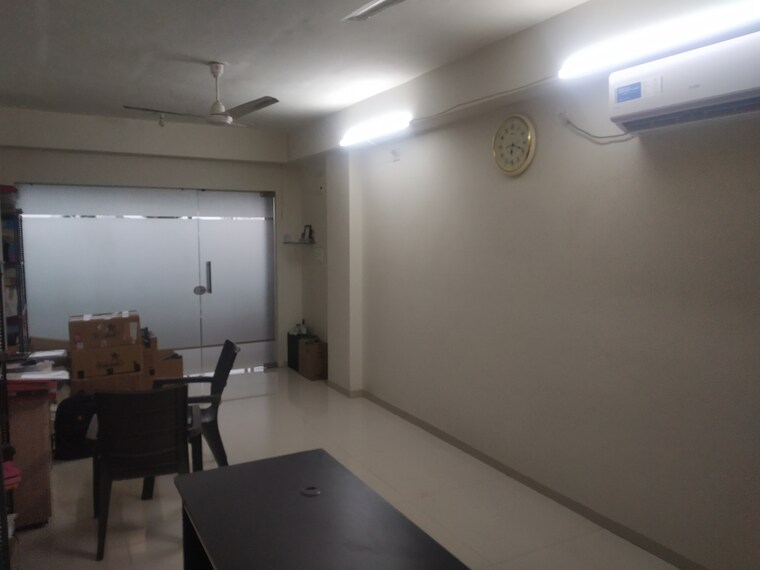 Team Area, pal Commercial Office Space 286 Sq.Ft. In Pal Surat 8349637