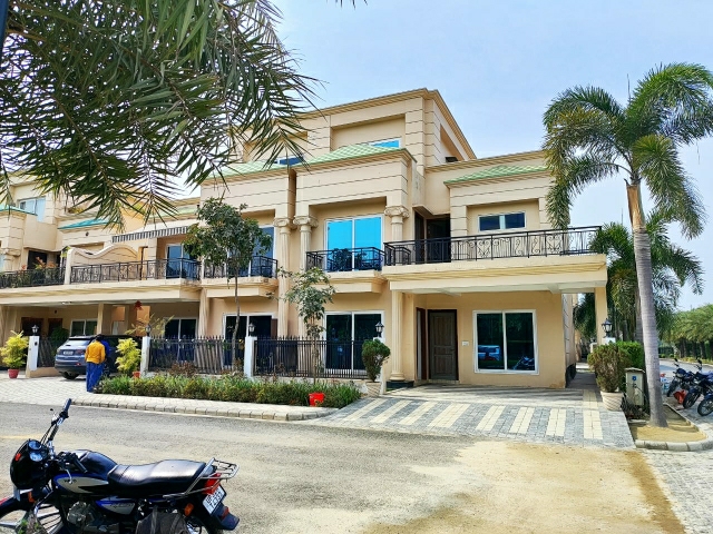 5 BHK + Extra Room 3150 Sq.Ft. Villa in Sapphire Royale