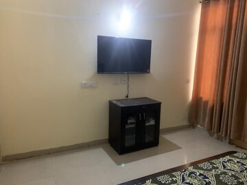 Furnished Amenities in 3 BHK Builder Floor at Guru Nanak Enclave, Dhakoli Village – for Rent