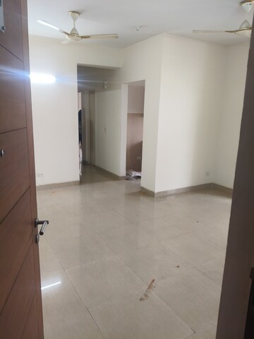 Room in 2 BHK Apartment at Emaar Emerald Estate, Sector 65 – for Rent