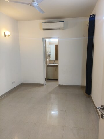 Room in 2 BHK Apartment at Emaar Emerald Estate, Sector 65 – for Rent