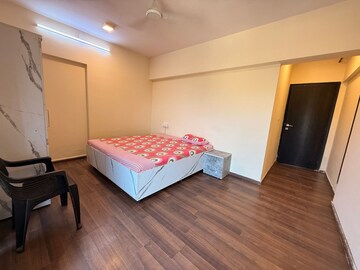 Bedroom in 3 BHK Apartment at Hubtown Hillcrest, Andheri East – for Rent