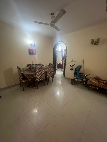 Living Room in 3 BHK Apartment at Unitech South City II, Sector 50 – for Rent