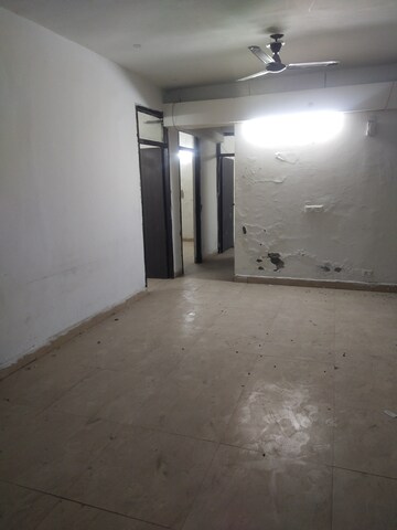 Room in 3 BHK Apartment at Nirala Aspire, Sector 16 Greater Noida – for Sale