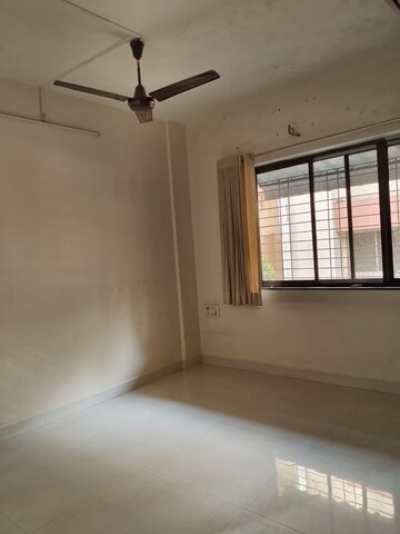 Room in 2 BHK Apartment at Vireshwar Darshan CHS Airoli, Kopar Khairane – for Rent