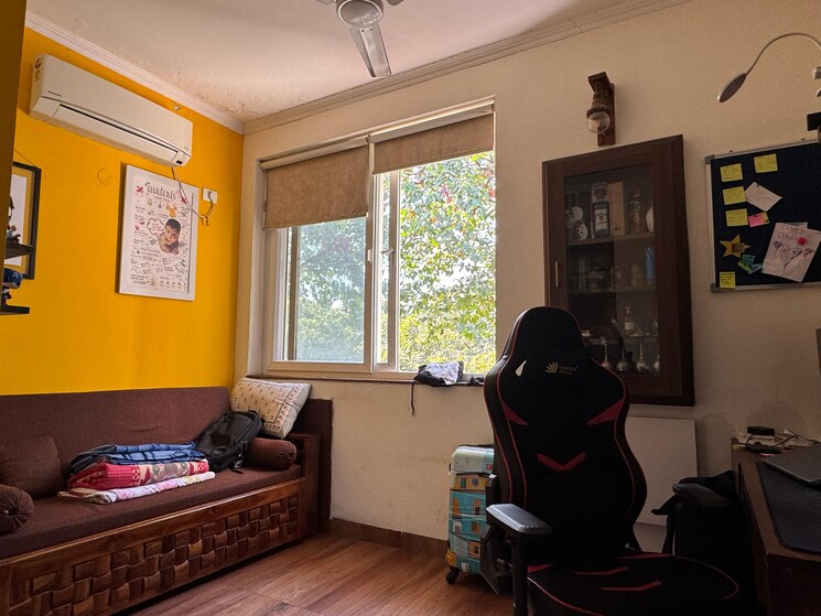 Living Room, unitech-south-city-ii 3 Bedroom 1625 Sq.Ft. Apartment In Sector 50 Gurgaon 8349851