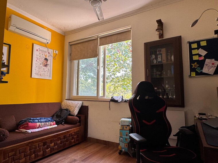 Living Room, unitech-south-city-ii 3 Bedroom 1625 Sq.Ft. Apartment In Sector 50 Gurgaon 8349851