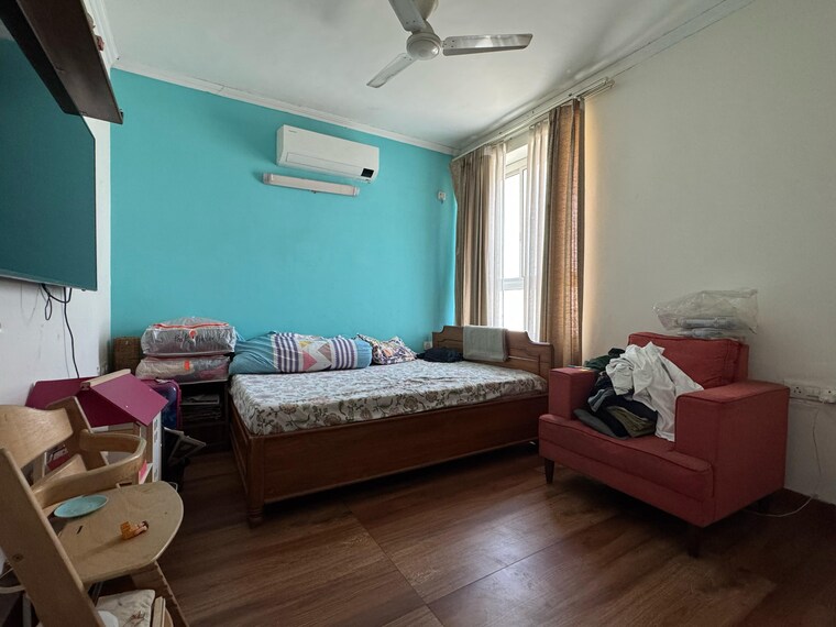 Living Room, unitech-south-city-ii 3 Bedroom 1625 Sq.Ft. Apartment In Sector 50 Gurgaon 8349851