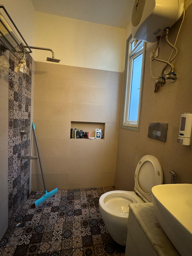 Bathroom, unitech-south-city-ii 3 Bedroom 1625 Sq.Ft. Apartment In Sector 50 Gurgaon 8349851