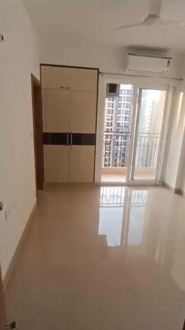 Room in 3 BHK Apartment at ATS Nobility, Sector 4, Greater Noida – for Rent