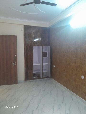Room in 2 BHK Independent House at Jankipuram Extension – for Rent