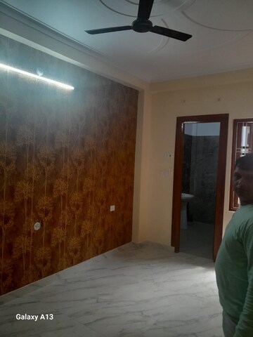 Room in 2 BHK Independent House at Jankipuram Extension – for Rent