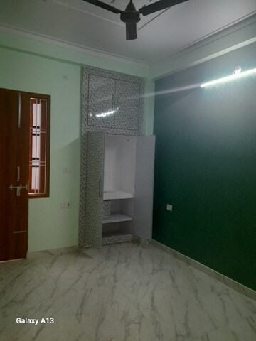 Room in 2 BHK Independent House at Jankipuram Extension – for Rent