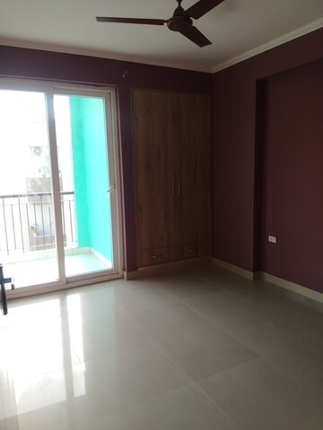 Room in 3 BHK Apartment at Amrapali Leisure Park, Amrapali Leisure Valley – for Rent