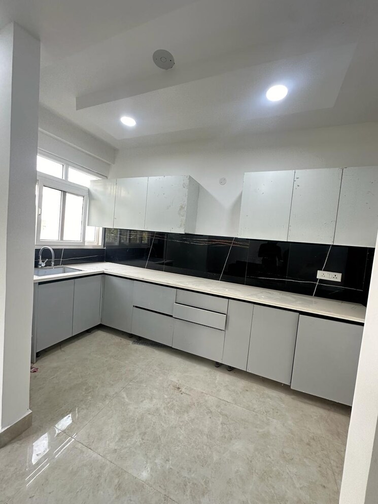 Kitchen, saket 3 Bedroom 150 Sq.Yd. Builder Floor In Saket Delhi 8350078