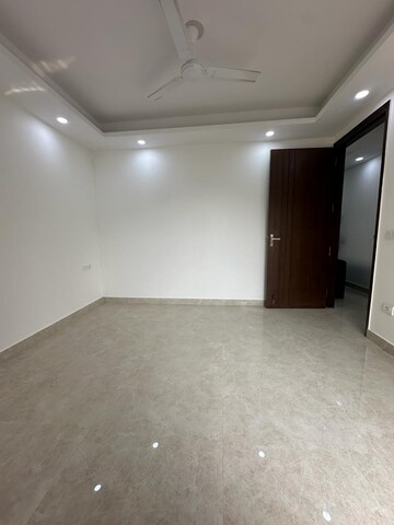 Room in 3 BHK Builder Floor at Saket – for Sale
