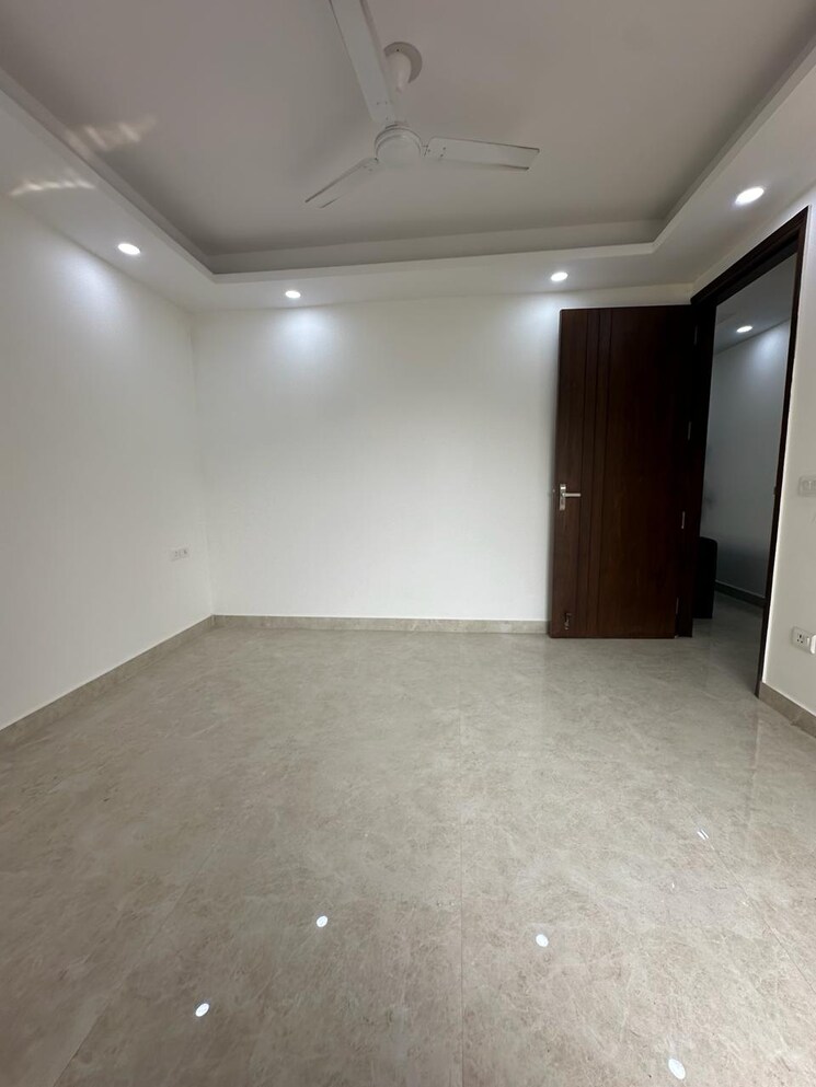 Room, saket 3 Bedroom 150 Sq.Yd. Builder Floor In Saket Delhi 8350078