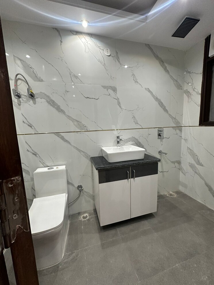 Kitchen, saket 3 Bedroom 150 Sq.Yd. Builder Floor In Saket Delhi 8350078