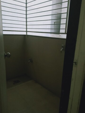 Room in 2 BHK Apartment at Rohan Ishan, Bavdhan – for Rent