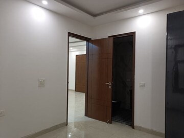 Room in 3 BHK Builder Floor at Saket – for Rent
