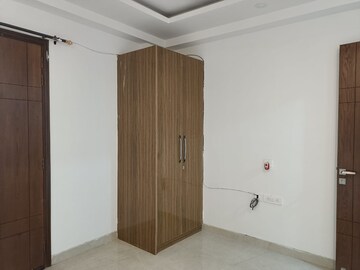 Room in 3 BHK Builder Floor at Saket – for Rent