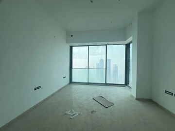 Room in 4 BHK Apartment at Rustomjee Crown, Prabhadevi – for Rent