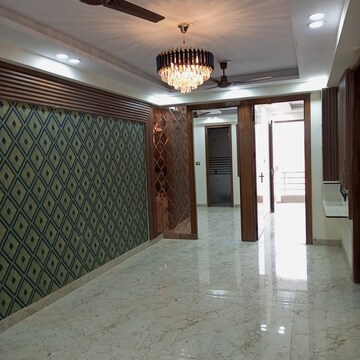 Parking in 2 BHK Builder Floor at Kritak Modern Apartments, Sector 73 – for Sale
