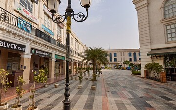 Office Space For Sale in Omaxe World Street, Sector 79