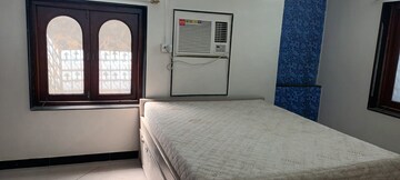 Room in 1 BHK Apartment at Andheri West – for Rent