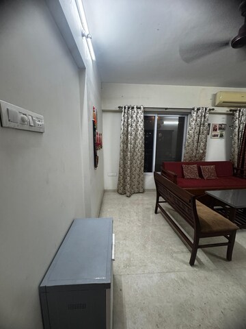 Living Room in 2 BHK Apartment at Chembur – for Rent