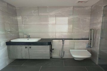 Bathroom in 5 BHK Apartment at Rustomjee Crown, Prabhadevi – for Rent