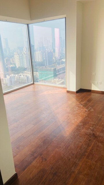 Room in 2 BHK Apartment at Lodha Vista, Lower Parel – for Rent