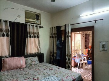 Bedroom in 4 BHK Independent House at Krishna Nagar – for Sale