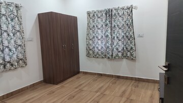 Room in 3 BHK Apartment at Khajaguda – for Rent