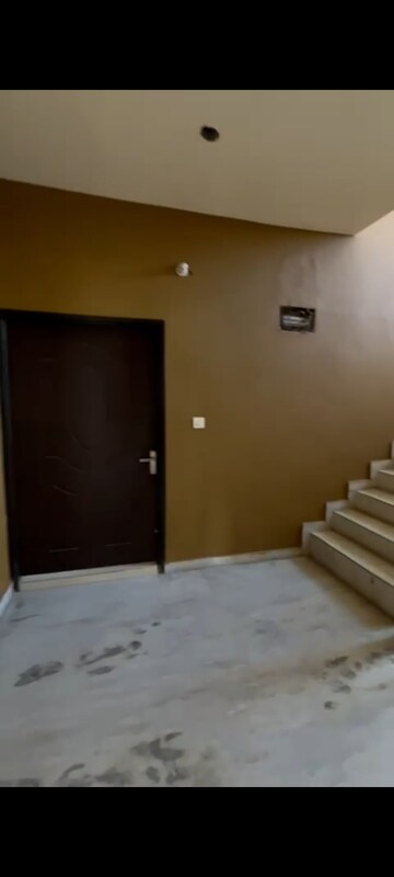 Room in 3 BHK Builder Floor at Shahastradhara Road – for Rent