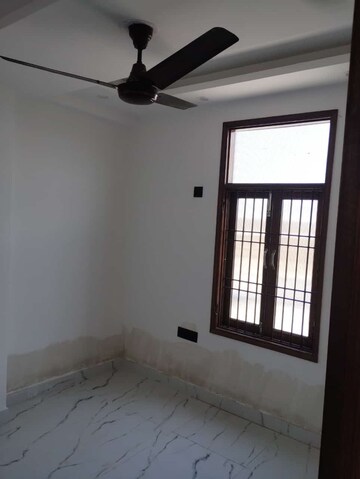 Room in 1 BHK Builder Floor at Kishangarh – for Rent